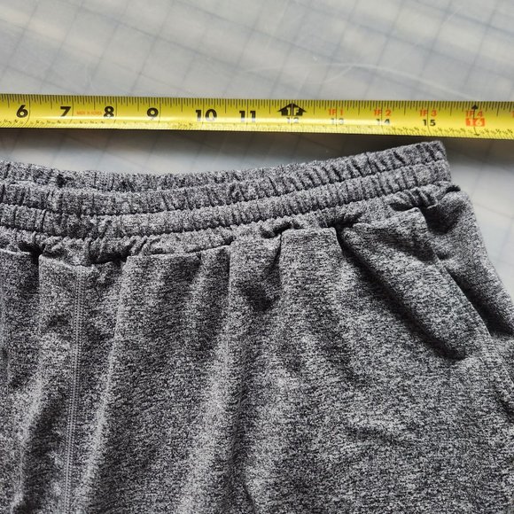 Vuori Boyfriend Short Heather Grey XL - Picture 9 of 11